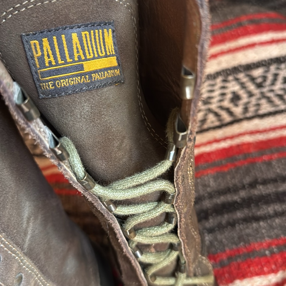 Palladium Boot - Picture 6 of 9